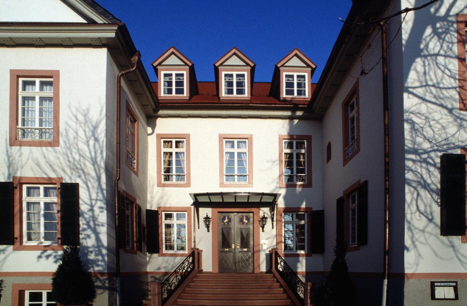 Herrenhaus Von Low Bad Nauheim Exteriör bild